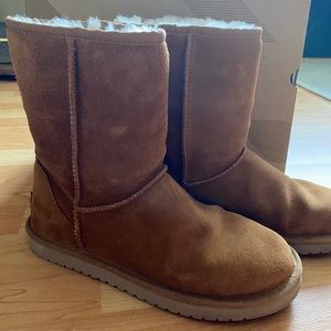 Brown koolaburra by ugg